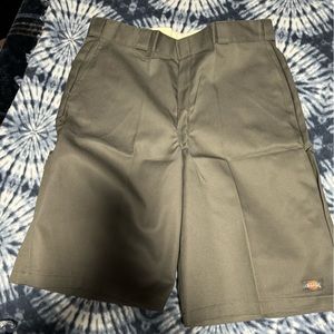 Dickies loose fit twill shorts 38 waist 13 inch inseam mens